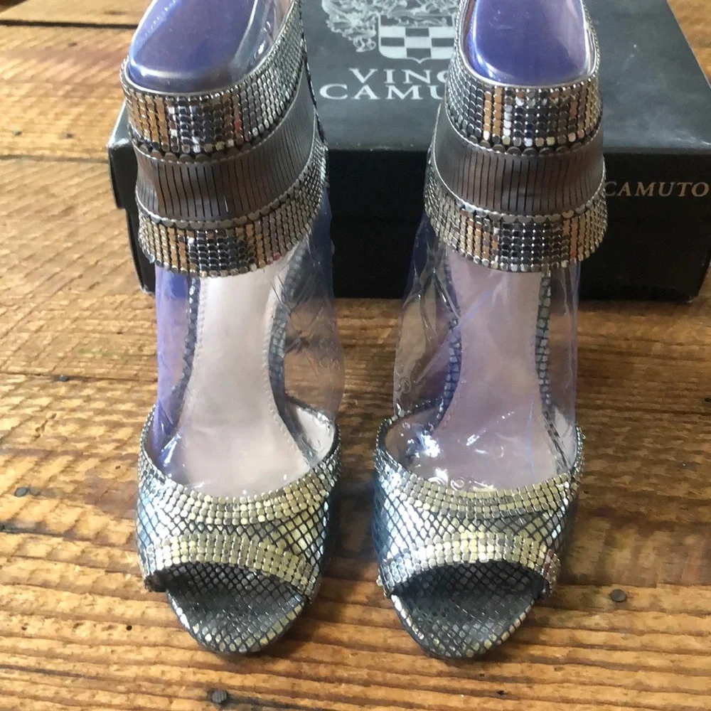 Vince Camuto VC-Latese Heels